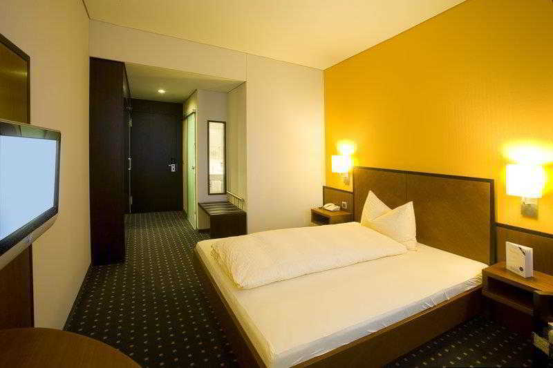 B-smart Schoenenwerd Hotel 4*