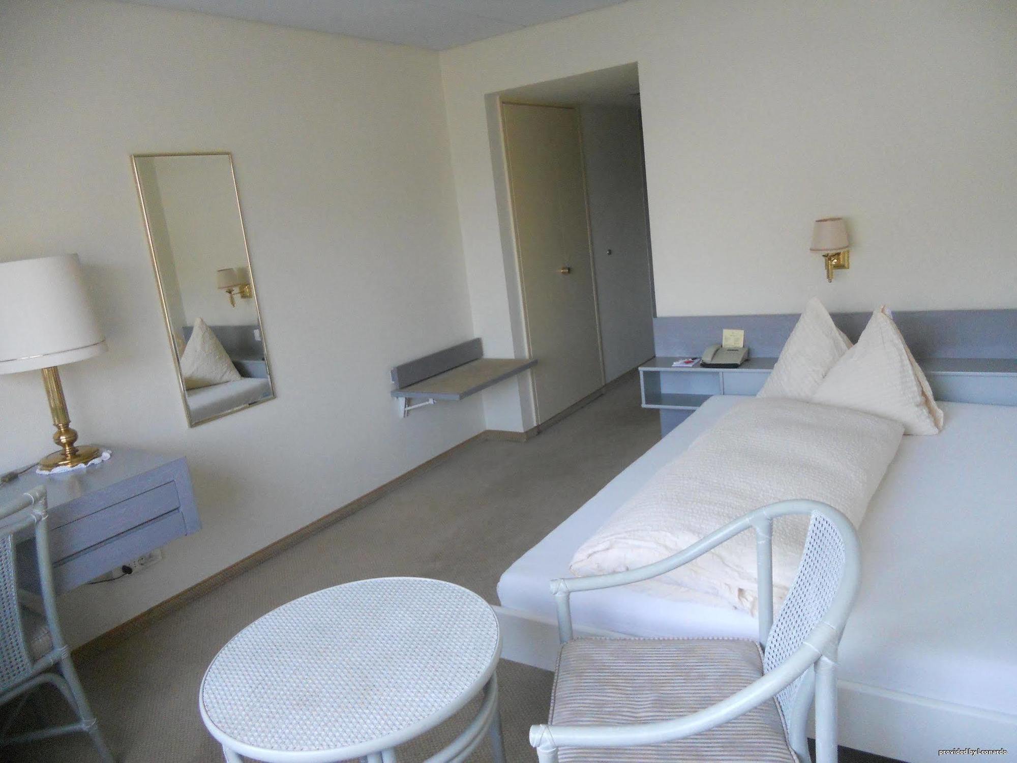 Hotel B-smart Schoenenwerd